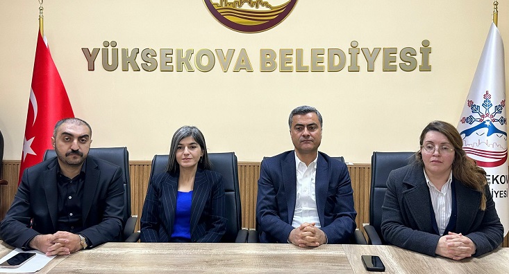 Eş Başkanlarından, sokak köpeklerinin saldırısı nedeniyle yaşamını yitiren 12 yaşındaki Eslem Teker’in ailesine taziye ziyareti