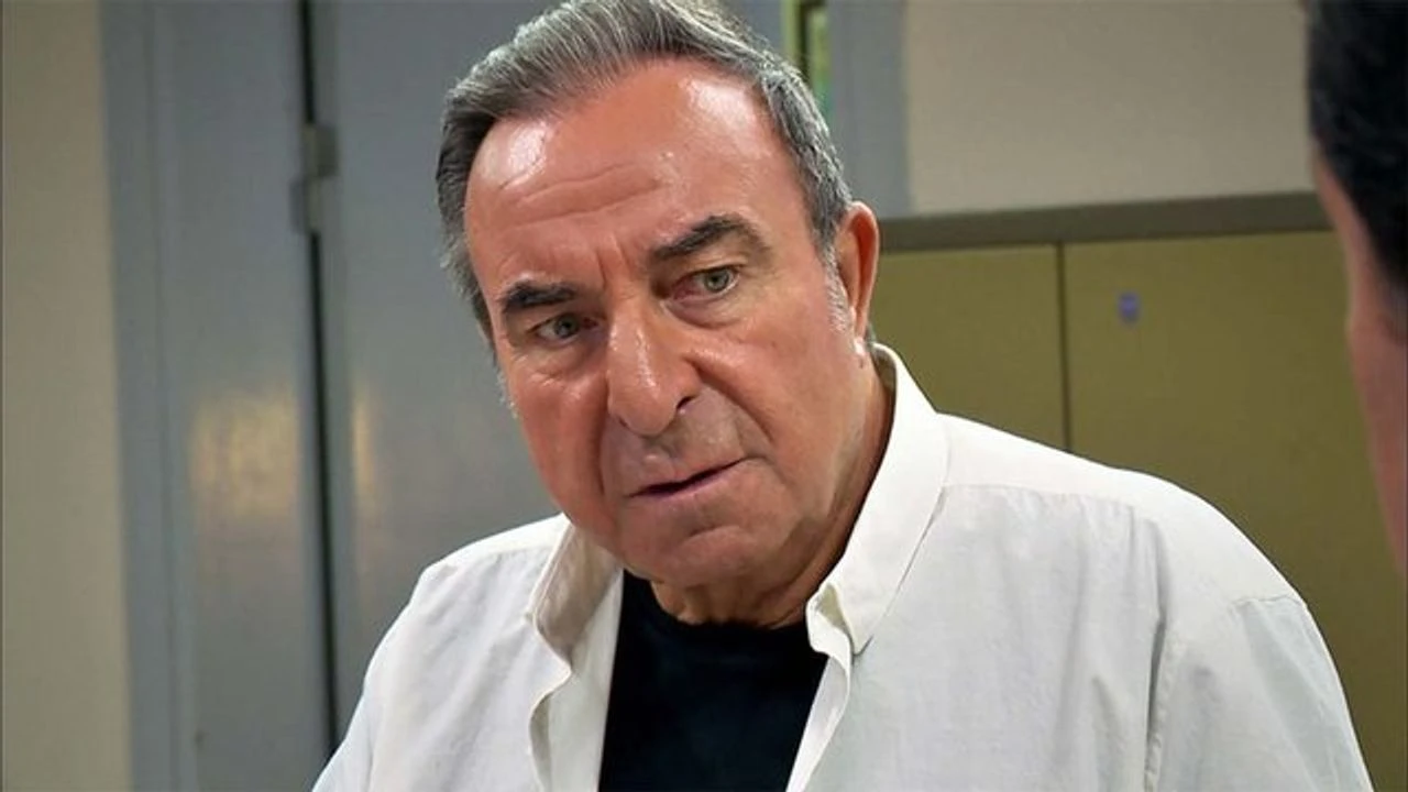 Rıza Baba Arka Sokaklar’dan Ayrılıyor Mu? Yeni Bölümde Şok Edici Gelişme!
