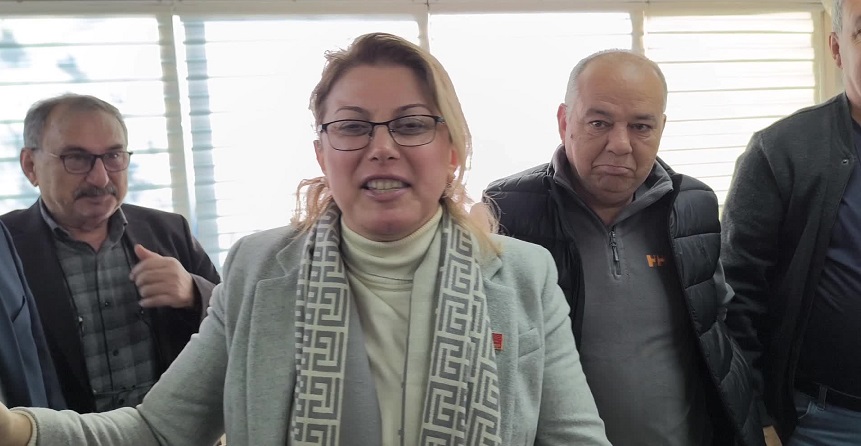 Emekli vatandaş: ''Geçinemiyoruz, perişanız sağ olsun hükümetimiz geçen sene 'Emekliler Yılı' ilan etti, bizi mahvetti''