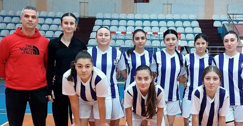 HOPA ATATÜRK ANADOLU LİSESİ ŞAMPİYON