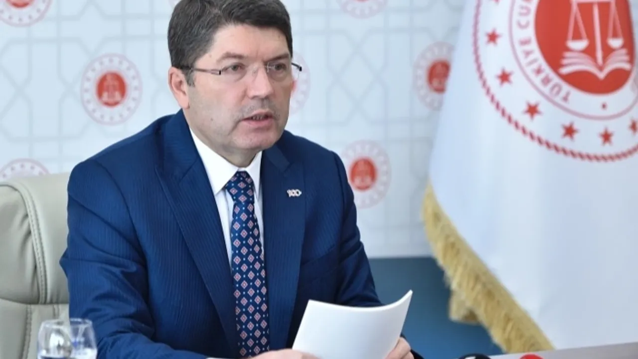 Bakan Tunç açıkladı: Acılı ailelere saygısızlığa re'sen soruşturma