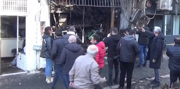 Edirne Belediye Başkanı Akın, yanan iş yerlerini inceledi
