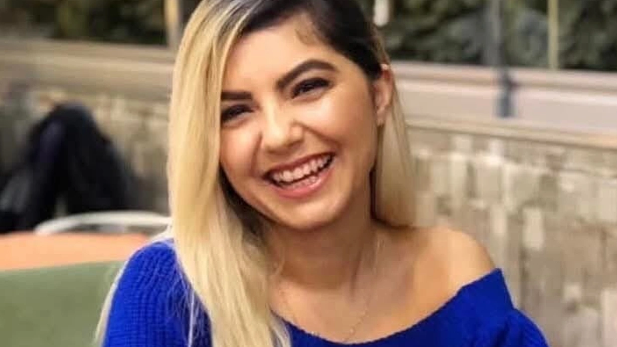 Doğumda beynine pıhtı atan Özge hemşire yaşamını yitirdi