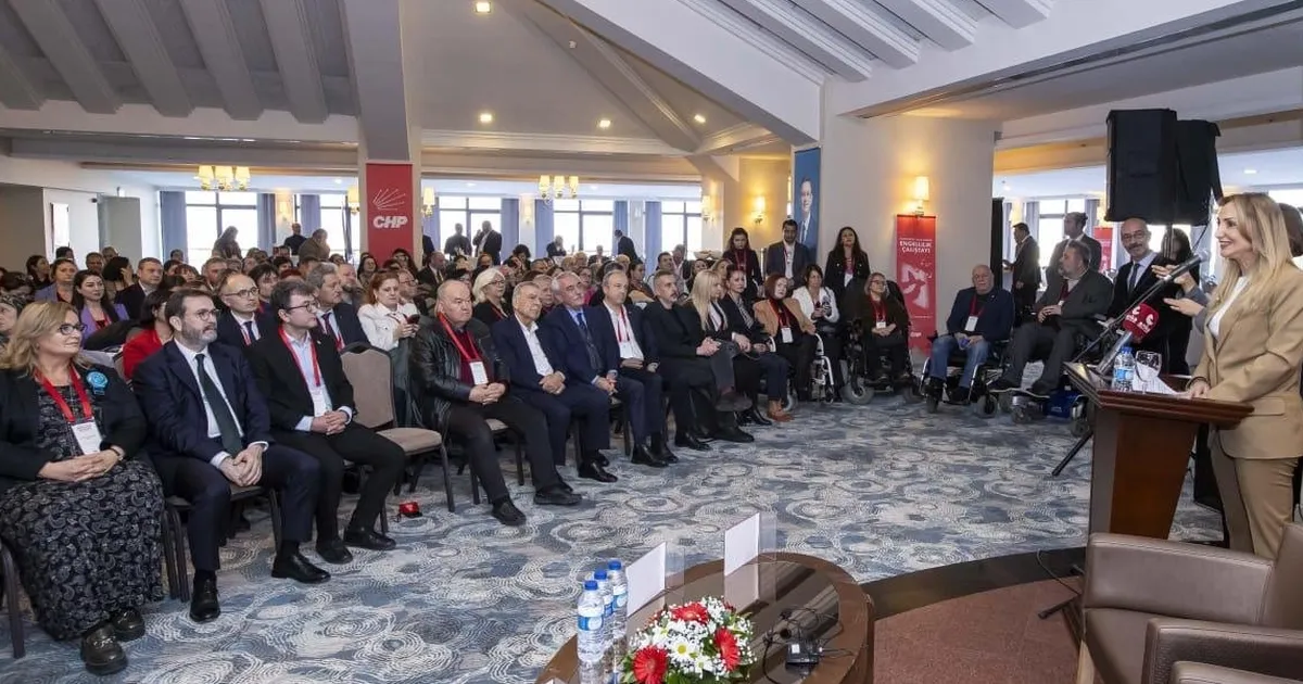 Aylin Nazlıaka: Türkiye’nin amiral gemisi İzmir