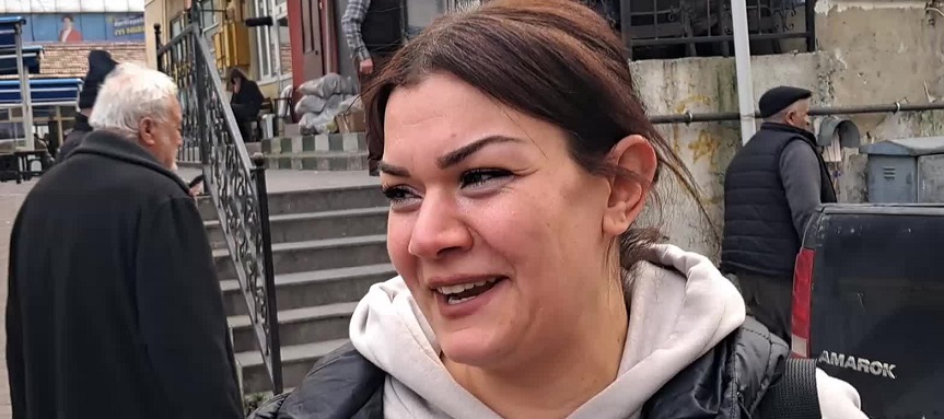 Meyve sebze pazarına alışverişe çıkan Artvinli yurttaşlar: Emekli maaşıyla ne alacaksın? 