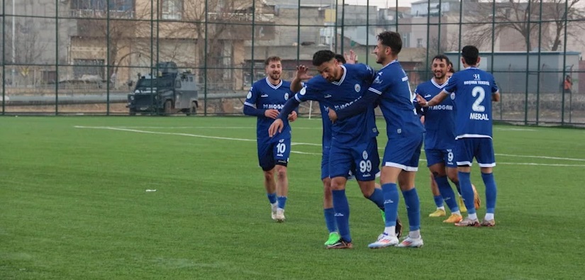 Pazarspor Viranşehir Belediye Spor' a Acımadı 1-3