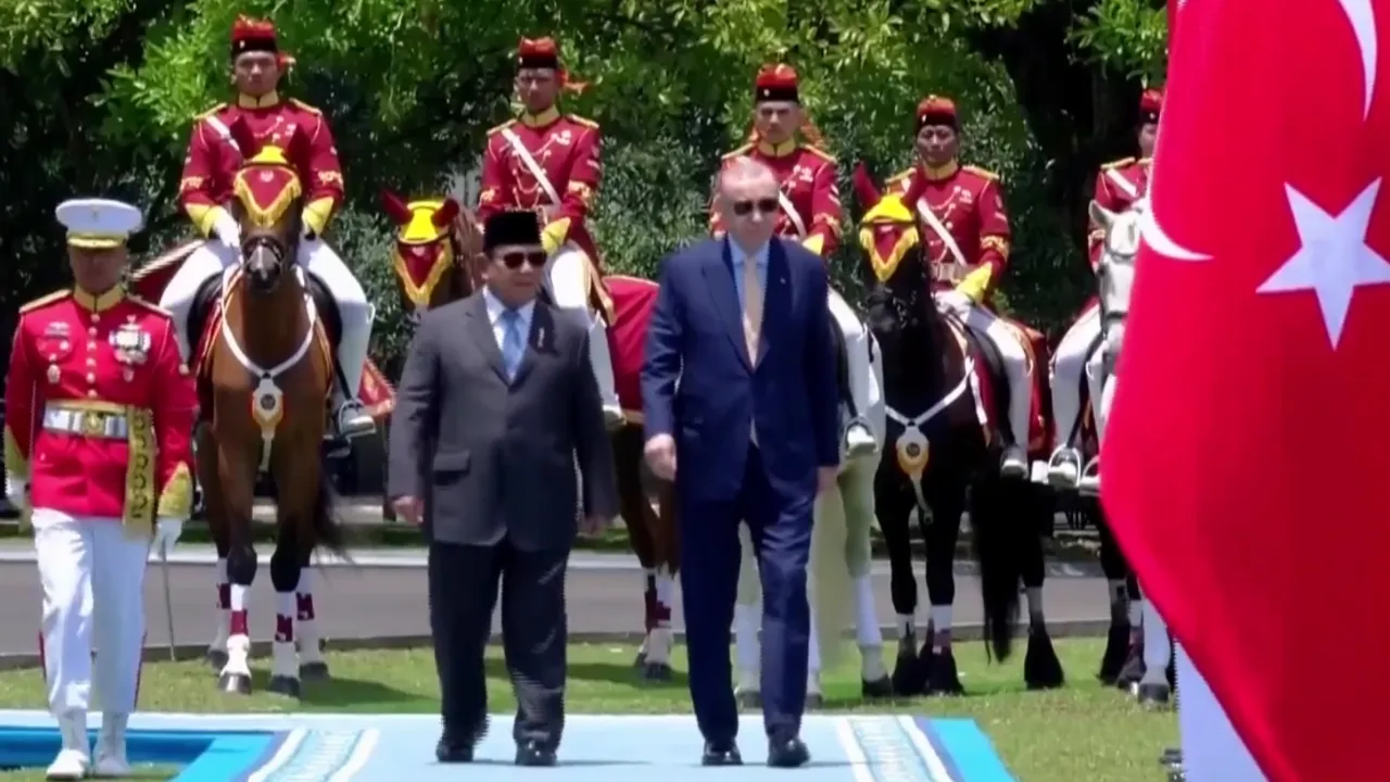 Cumhurbaşkanı Erdoğan Endonezya'da... Türkiye-Endenozya ilişkileri gelişiyor
