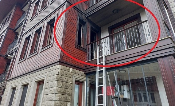 Güneysu'da ayni gün çıkan iki ayrı yangın korkuttu...
