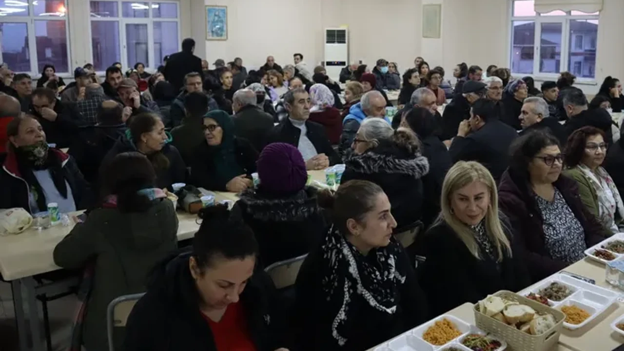 Başkan Hürriyet  Hızır Orucu'nda vatandaşlarla buluştu