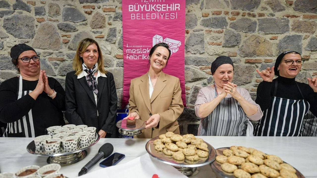 Fransız şeften işitme engellilere pastacılık kursu