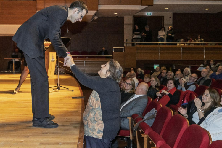 İzmir'de +60 yaş üniversiteli oluyor