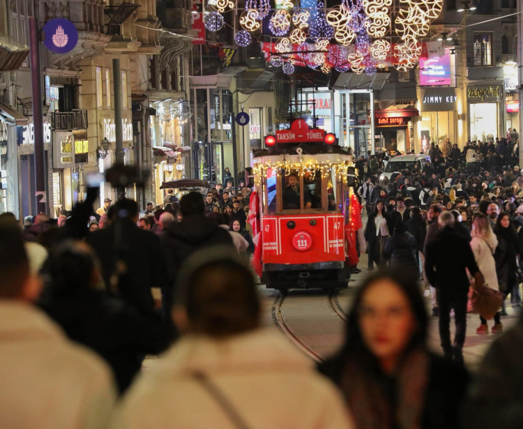 İstanbul'un tarihi ulaşım hatlarında 154. yıl coşkusu