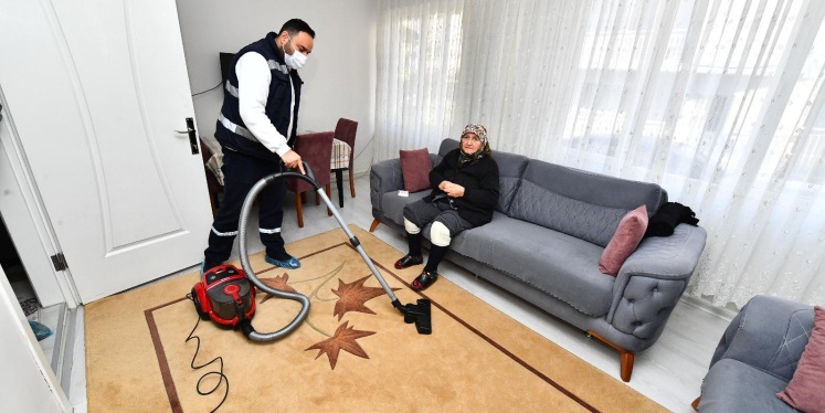 İzmir'de kalplere dokunan 'Evde Bakım' hizmeti