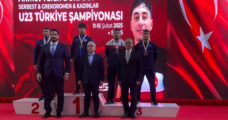 Çaykurspor Güreş Takımı Sivas’tan 3 Madalya İle Döndü