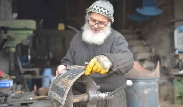 Rize’de 60 Yıllık Soba Ustasının Kitap Sevdası
