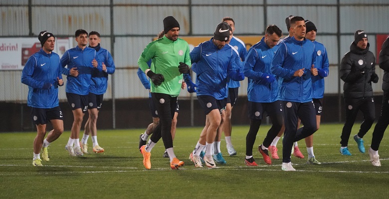 Çaykur Rizespor Kupaya Odaklandı: Trabzonspor Deplasmanında Kritik Sınav