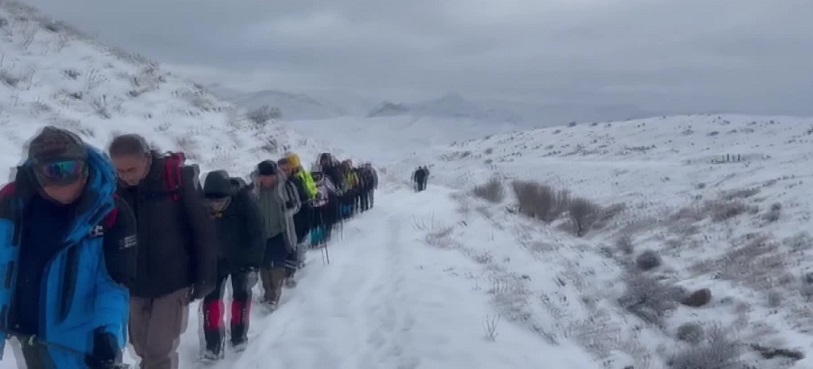Türk dağcılar, Hocalı şehitlerini anmak için Haça Dağı’na tırmandı