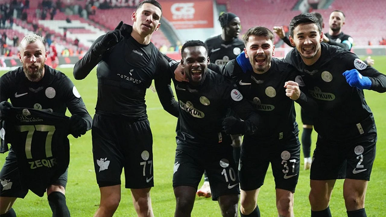 Çaykur Rizespor Kupada Trabzonspor’u Geçip Çeyrek Finale Yükselmek İstiyor