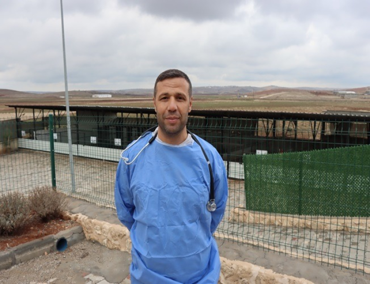 Mardin'de ayağı kırılan eşeğe protez takıldı