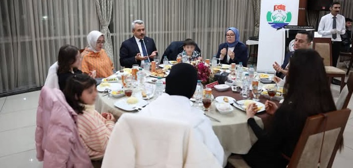 Vali Baydaş ‘Sevgi evi’ndeki çocuklarla iftarda buluştu