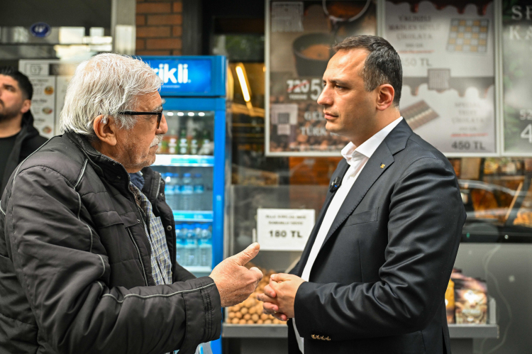 İzmir Bornova’da esnafa destek ziyareti