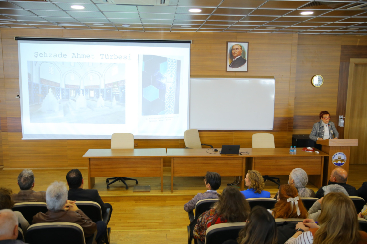 Prof. Dr. Filiz Yenişehirlioğlu Trakya'da öğrencilerle buluştu