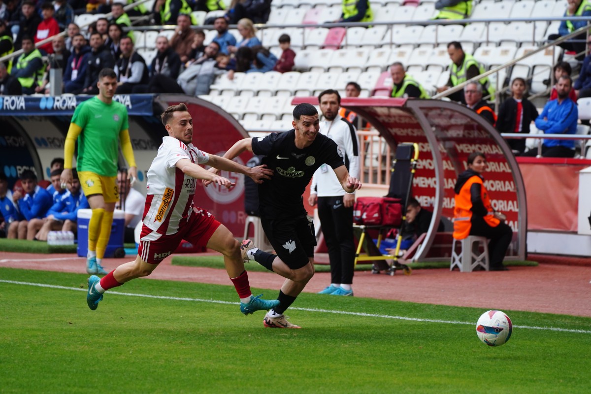 Çaykur Rizespor’a Eski Yıldızı Gaich’ten Ağır Darbe: 2-1