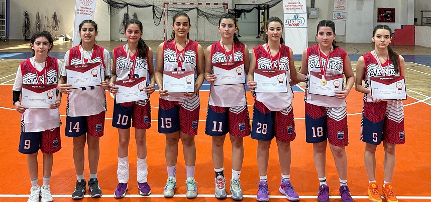 SANKO OKULLARI BASKETBOLDA NAMAĞLUP BÖLGE ŞAMPİYONU OLDU