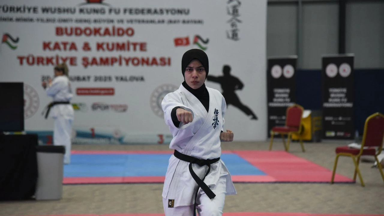 Ayşe Sude Yalova’dan altın madalyayla döndü