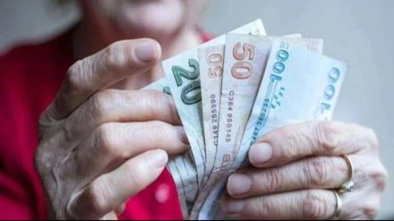 Emeklilere Bayram Müjdesi! Maaş ve İkramiye Ödeme Tarihleri Açıklandı