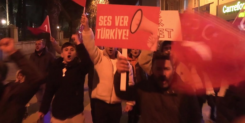 Bilecik’te vatandaşlar Ekrem İmamoğlu için sokaklara döküldü