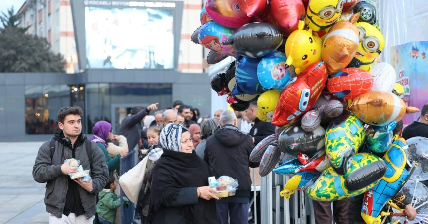 Kocaeli Büyükşehir’in iftar sofrası bu kez Balkanlarda kuruldu