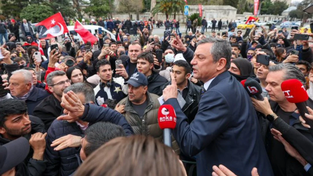 Özel'den Taksim çağrılarına cevap: 'Ölsem de saraçhaneyi bırakmam'