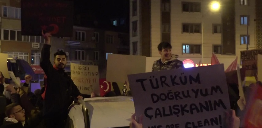 İmamoğlu'nun tutuklanmasına Erzurum'da da tepki... Erzurumlular İmamoğlu'na destek için sokağa çıktı