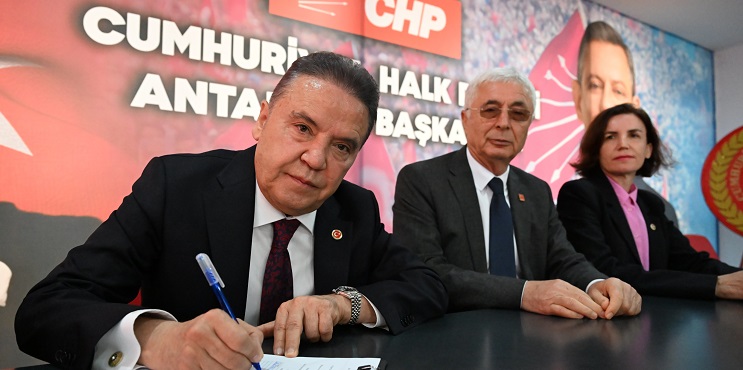 Antalya Büyükşehir Belediye Başkanı Böcek, İmamoğlu için imza kampanyasına destek verdi