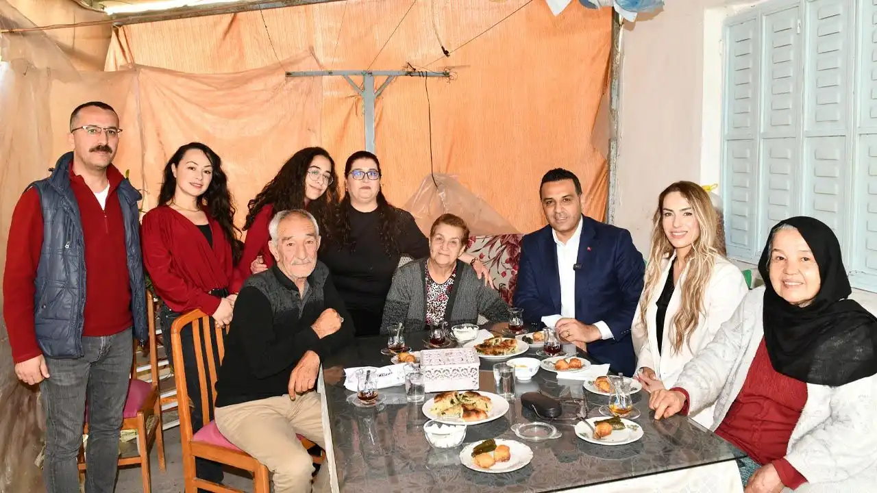 İzmir Çiğli'de Leyla Teyze'ye bayram sürprizi