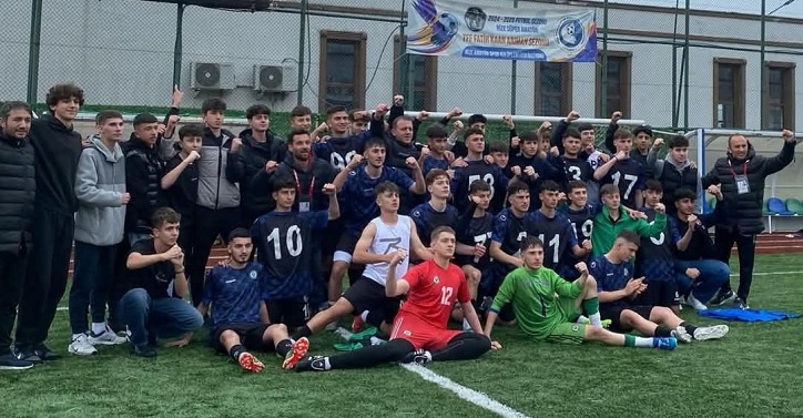 Rize Belediyespor U16’dan Tarihi Zafer! Üst Üste Üçüncü Şampiyonluk