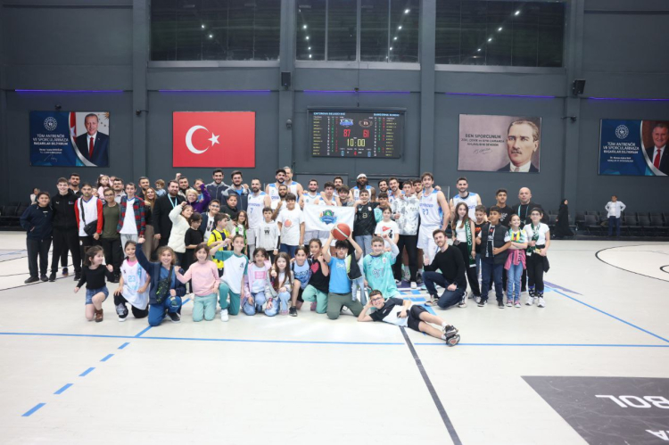 Çayırova potada Bandırma Bordo’yu rahat geçti