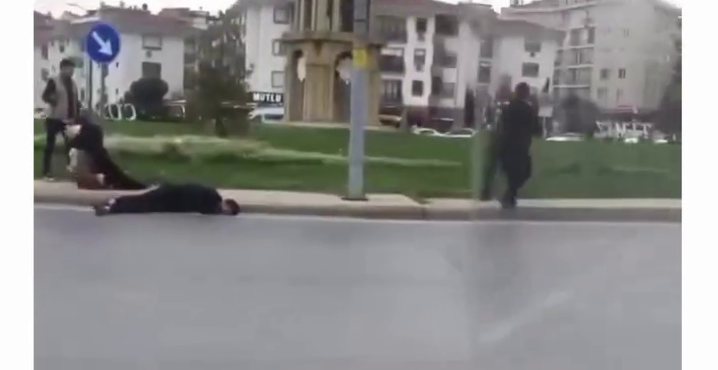 Rizeli İş İnsanı Sancaktepe’ de Trafik Tartışmasında Silahına Davrandı: 1 Kişi Yaralandı