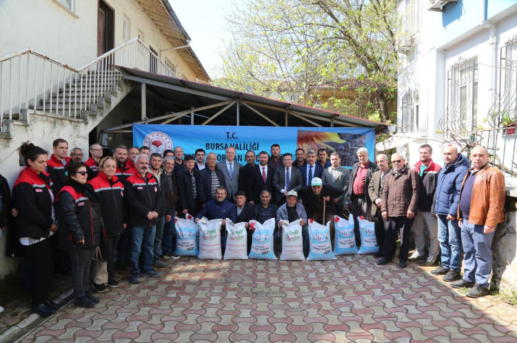 Mustafakemalpaşalı üreticilere nohut ve sorgum tohumu desteği