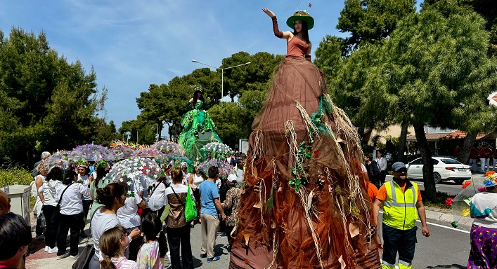 Alaçatı Ot Festivali renkli görüntülere sahne oldu