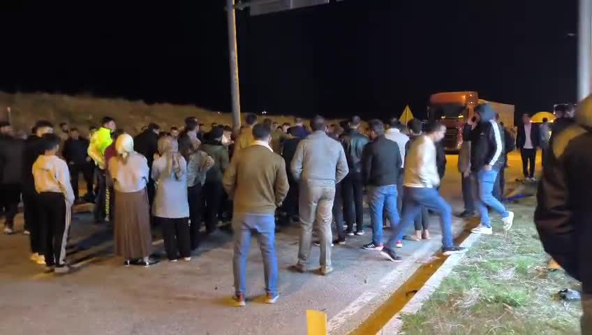 Van-Erciş karayolunda kaza: İki kişi öldü, üç kişi yaralandı