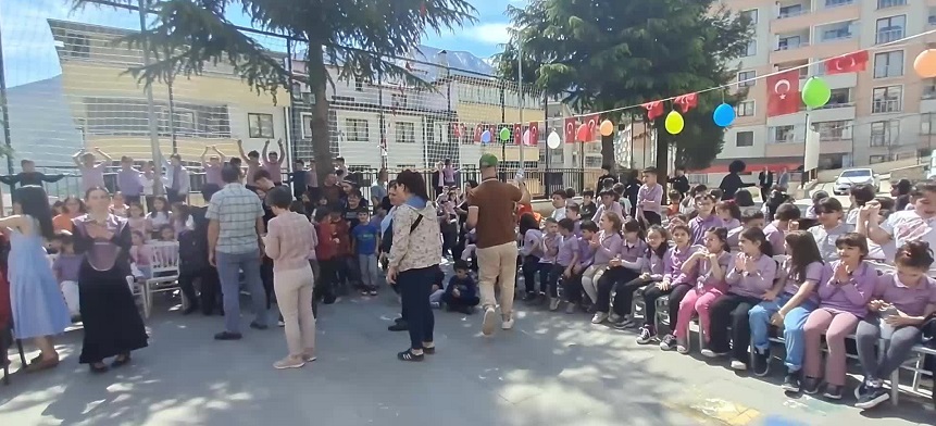 23 Nisan Ulusal Egemenlik ve Çocuk Bayramı’nı Gürcistan'dan gelen misafirlerle kutladı
