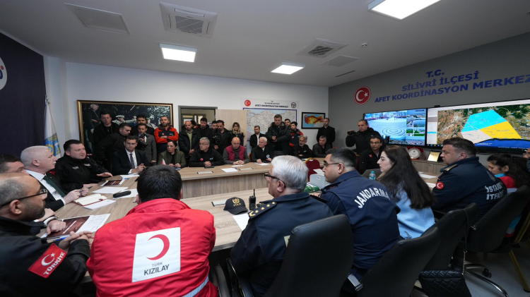 İstanbul'da Vali Gül kriz merkezlerinde