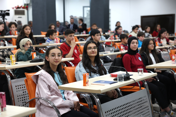 Sivas Belediye Meclisi'nde öğrencilerle özel oturum