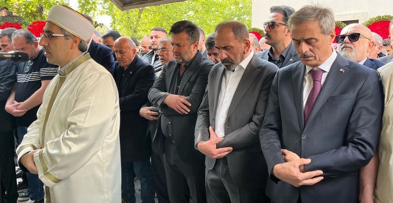 Çaykur Rizespor Eski Teknik Direktörü Bülent Uygur’ un kızı Sapanca’ da Toprağa Verildi