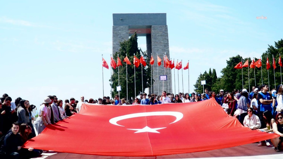 Çağdaş Gençlik, 16'ncı kez Çanakkale Şehitler Abidesi'nde buluştu