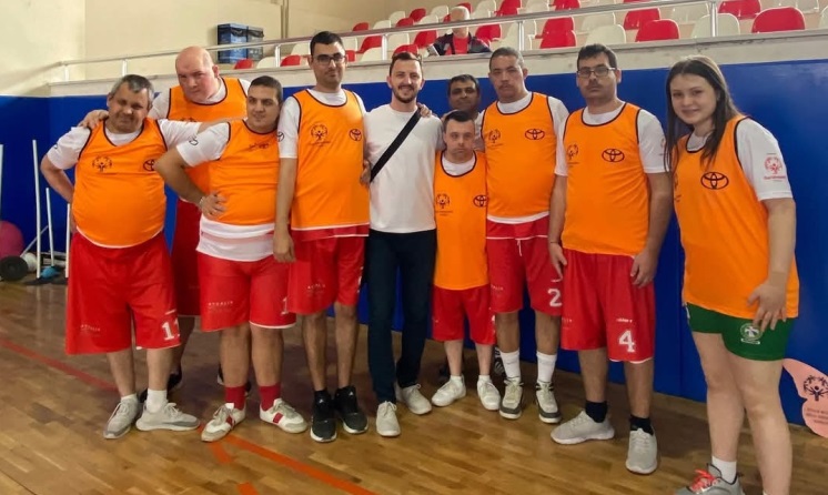 Özel çocuklar altın madalyaları Ayvalık’a getirdi