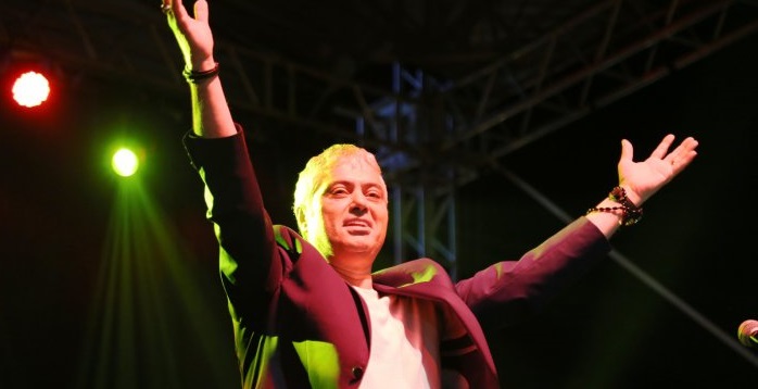 Cengiz Kurtoğlu, Memleketi Rize’de Hayranlarıyla Buluşuyor