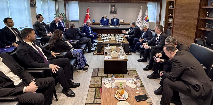 ABDULKADİR KONUKOĞLU: -“2026 ÇOK PARLAK OLMASA DA İYİ BİR YIL OLACAĞINI UMUYORUM”